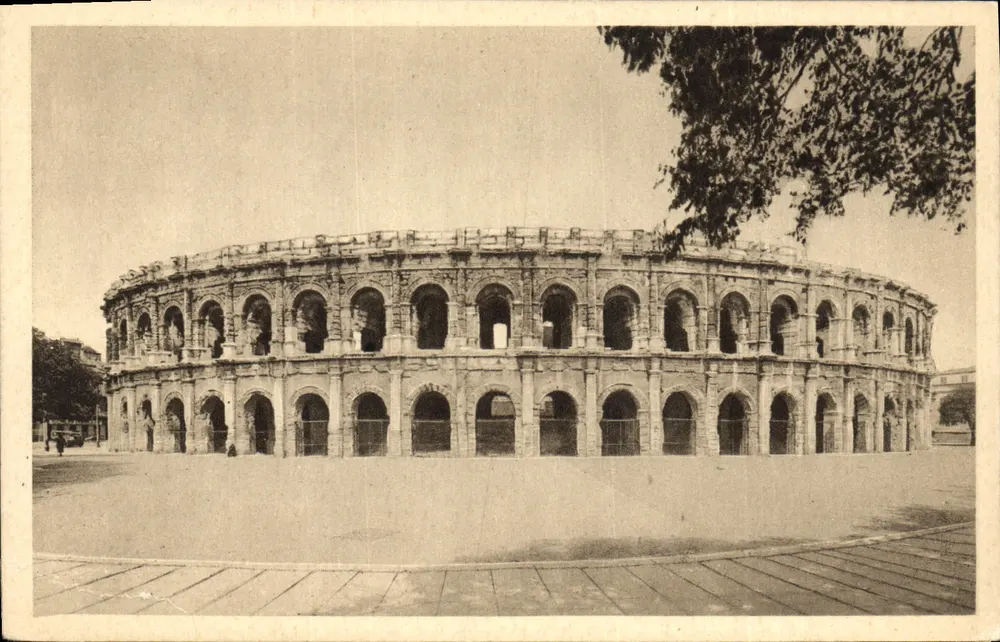 As Arenas de Nîmes — vista externa — Sociedade Parthénonne de Impressões de Arte - Frente