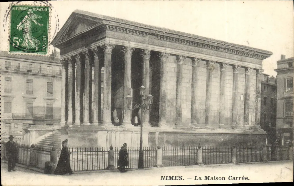 NIMES — A Casa Quadrada — editor não visível, número de série não legível - Frente