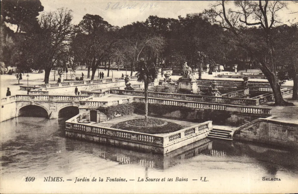 Nîmes — Garten der Quelle — Die Quelle und die Bäder — Selecta - Vorderseite