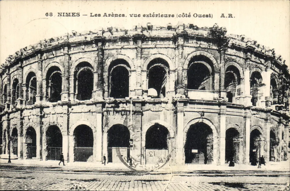 Nîmes — Die Arenen. Außenansicht (Westseite) — A.R. n°68 - Vorderseite