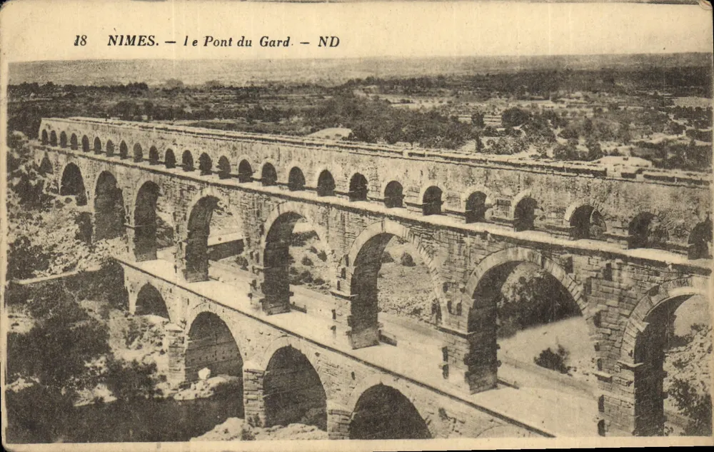 Nîmes — o Pont du Gard — ND - Frente