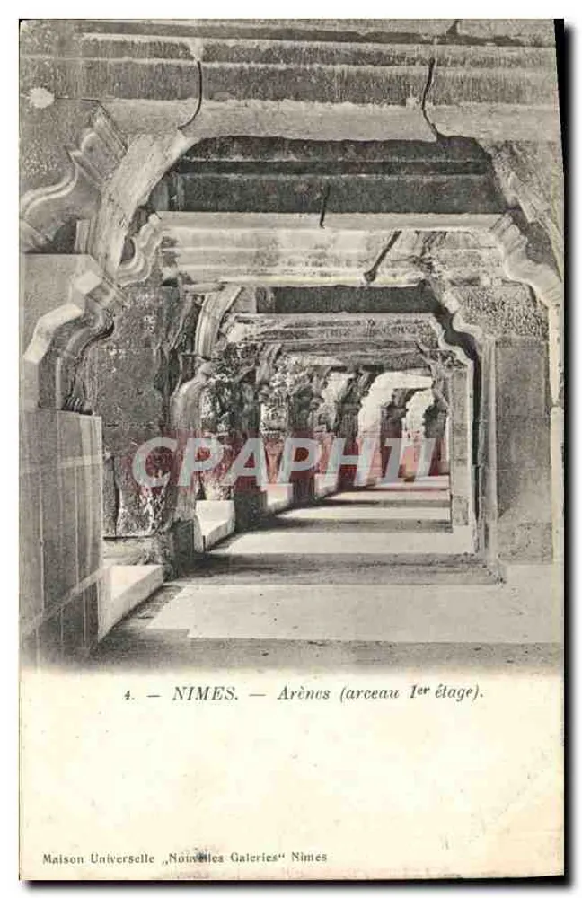 Nîmes — Noyelles Galeries, arco do primeiro andar — Maison Universelle, Nîmes - Frente