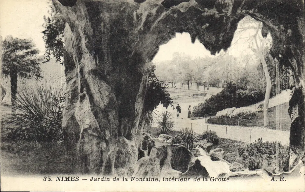 Nîmes — Jardin de la Fontaine, Innenraum der Grotte — A.R. n°35 - Vorderseite