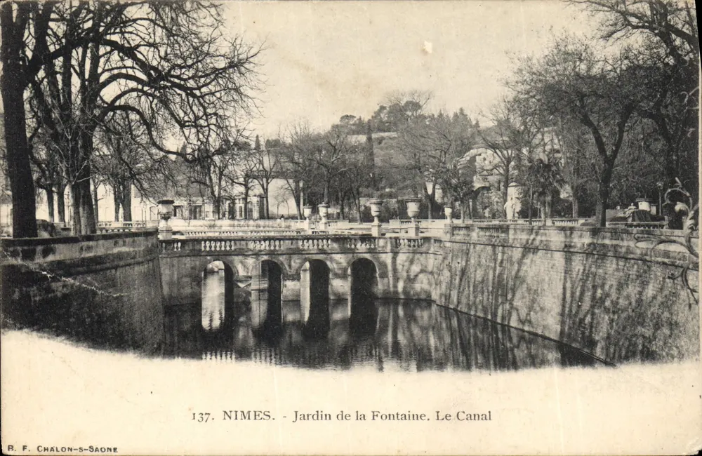 Nîmes - Garten der Fontaine. Der Kanal — R. F. Chalon-Saône, n° 137 - Vorderseite