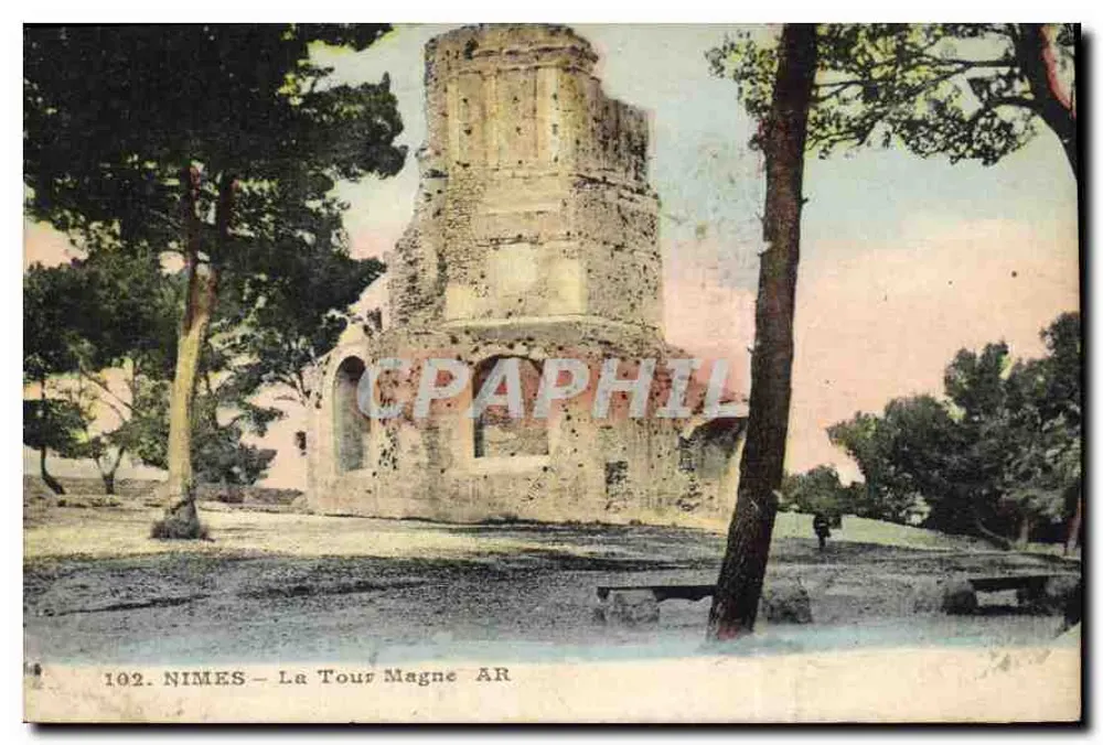 Nîmes — Torre Magne — AR - Frente