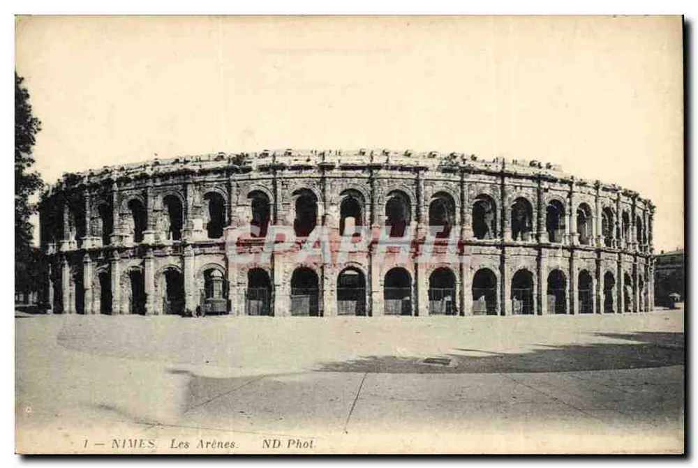 Nîmes — Les Arènes — ND Phol. - Frente