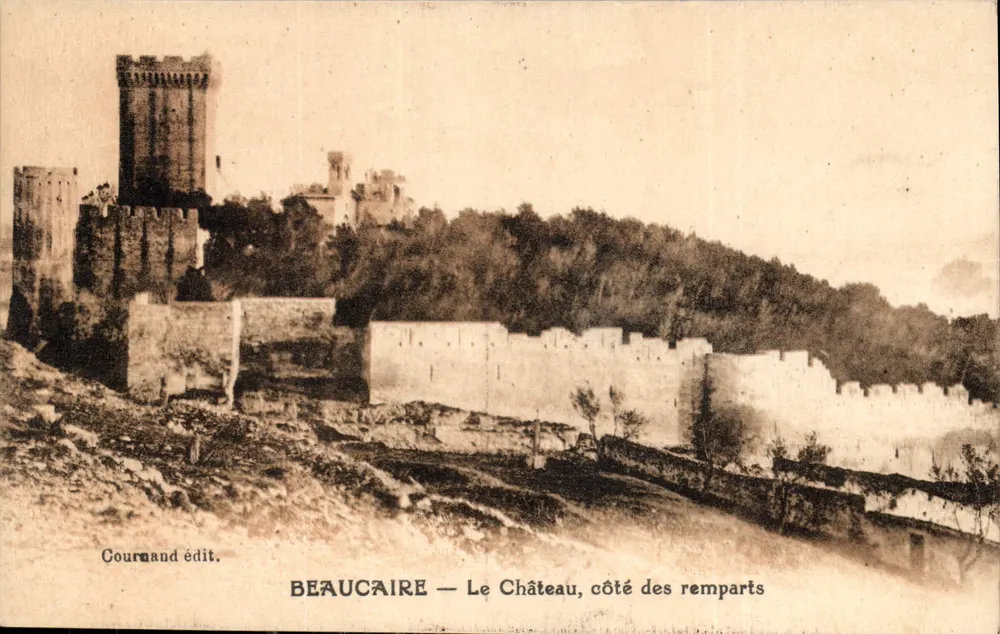 Beauchâtre — Das Schloss, Seite der Mauern — Verlag Courmand - Vorderseite