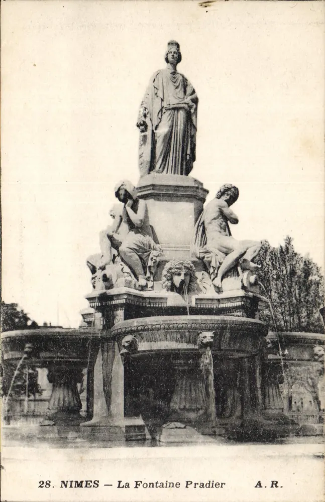 Nîmes — A Fonte Pradier — A.R. n°28 - Frente