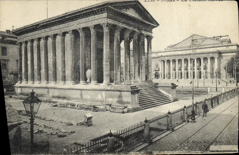 Nîmes - A Maison Carrée — P. Béraz, Editor, Nîmes, n° 2338 - Frente