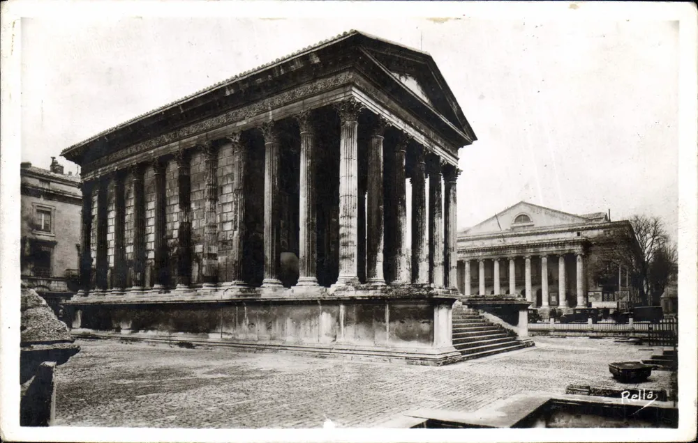 Nîmes - A Maison Carrée (monumento romano) — Chibé à Rella — n° 1081 - Frente