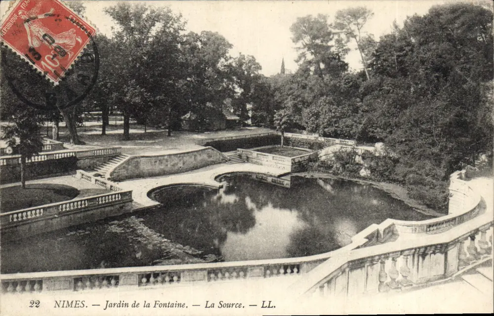Nîmes — Jardim da Fontaine — A Fonte — LL. - Frente