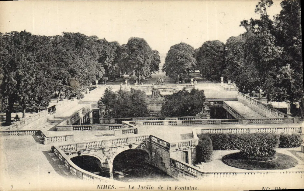 Nîmes — Der Garten der Quelle — ND Phot. - Vorderseite