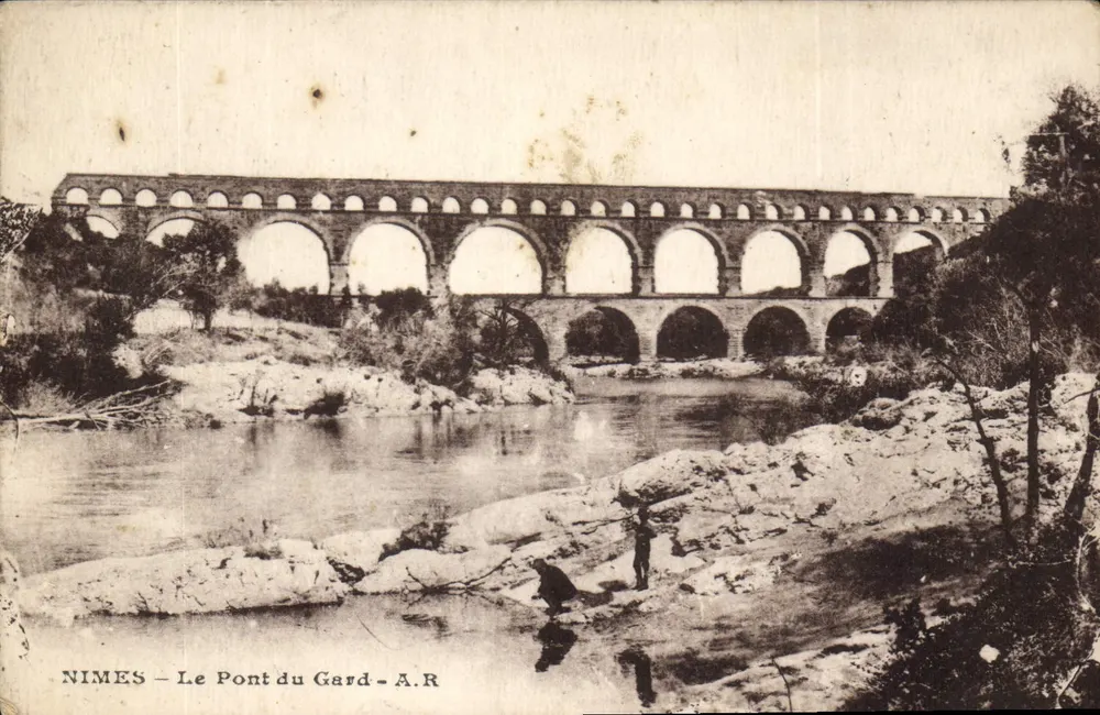 NIMES — O Pont du Gard — A.R. - Frente