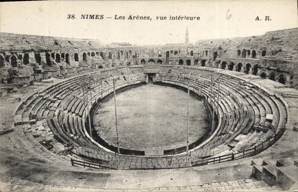 Nîmes — As Arênes, vista interior — A.R. n°38 - Frente