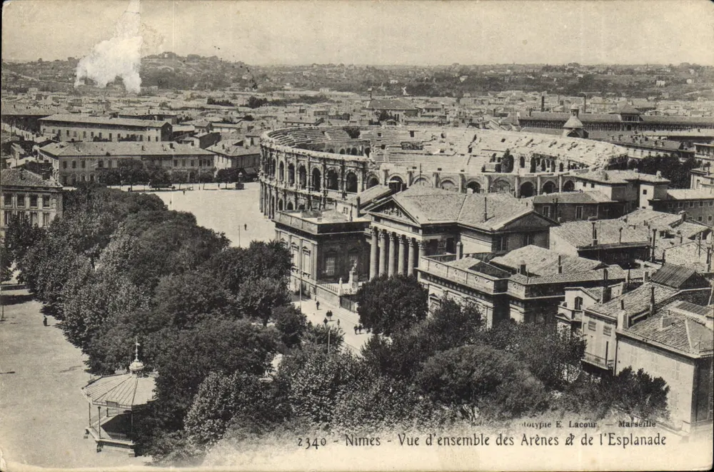 Nîmes - Vista geral das Arênes e da Esplanada — Editor E. Lacour, Marselha, n° 2340 - Frente