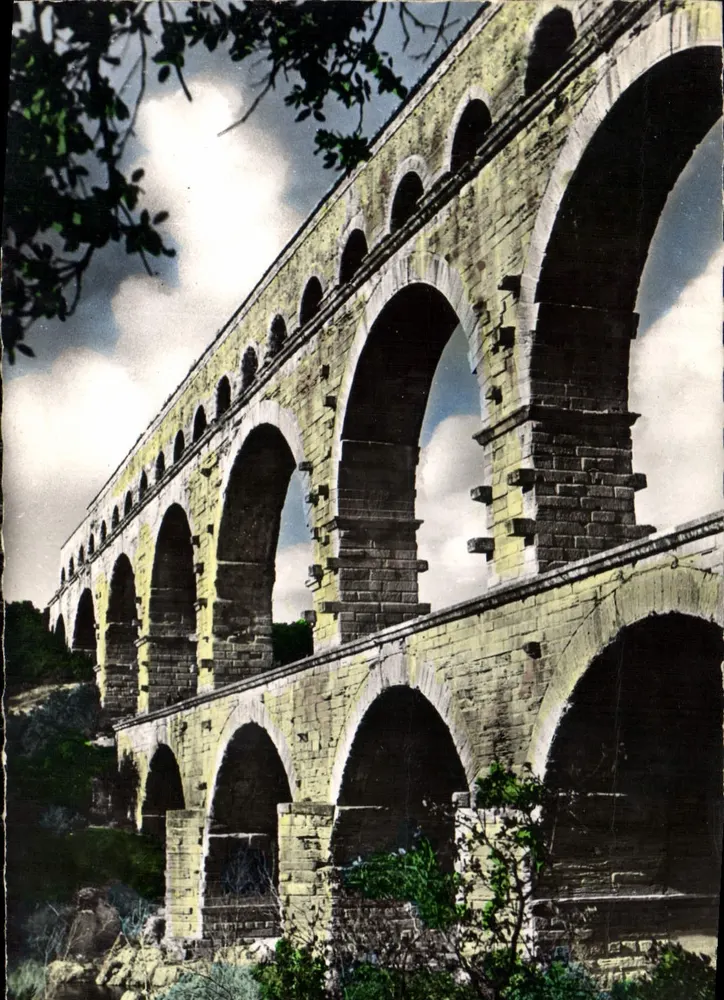 Ponte du Gard — Nîmes (Gard) — Edições do Globe, Paris - Frente