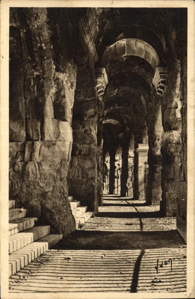 Nîmes (Gard) — Galerie um die Arenen — Éditions d'Art WYON, Paris - Vorderseite