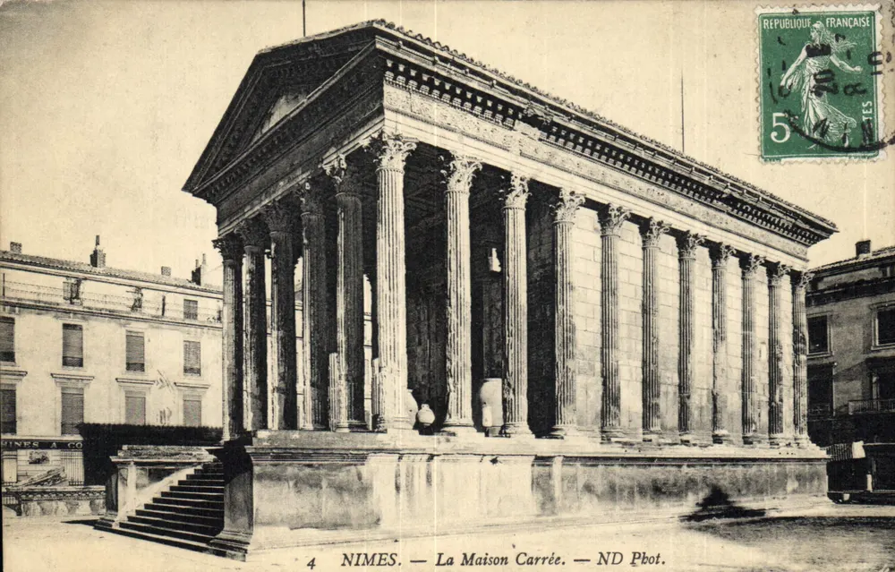 Nîmes — La Maison Carrée — ND Phot. - Frente