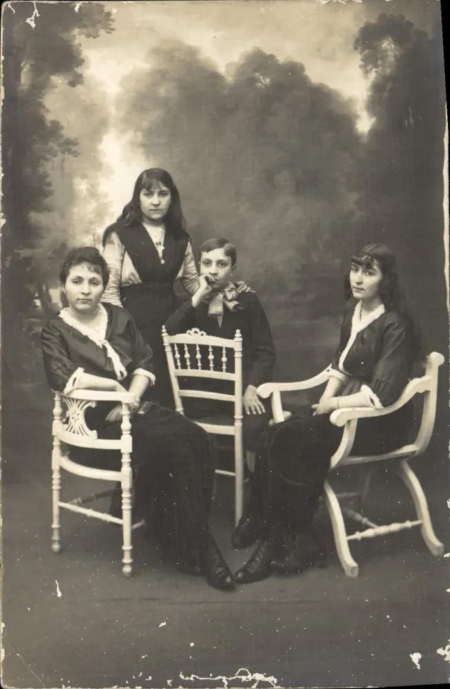 Retrato de quatro pessoas — estúdio — editor CPAPHAL, n° 77 - Frente