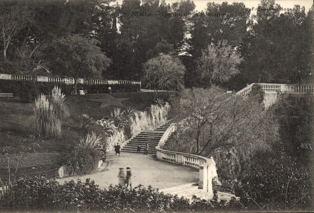 NIMES — Fontaine-Garten — Verleger F. Saonne - Vorderseite
