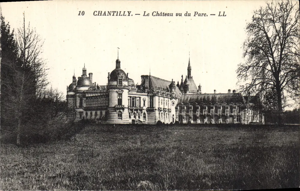 Chantilly — O Castelo visto do Parque — LL - Frente