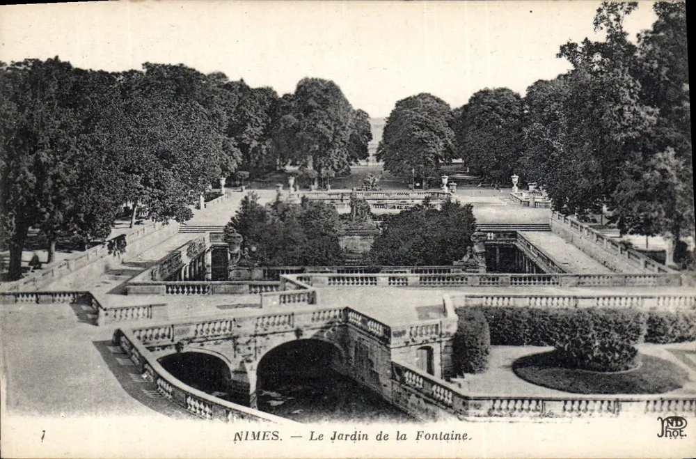 Nîmes — Der Fontaine-Garten — NDHOT - Vorderseite