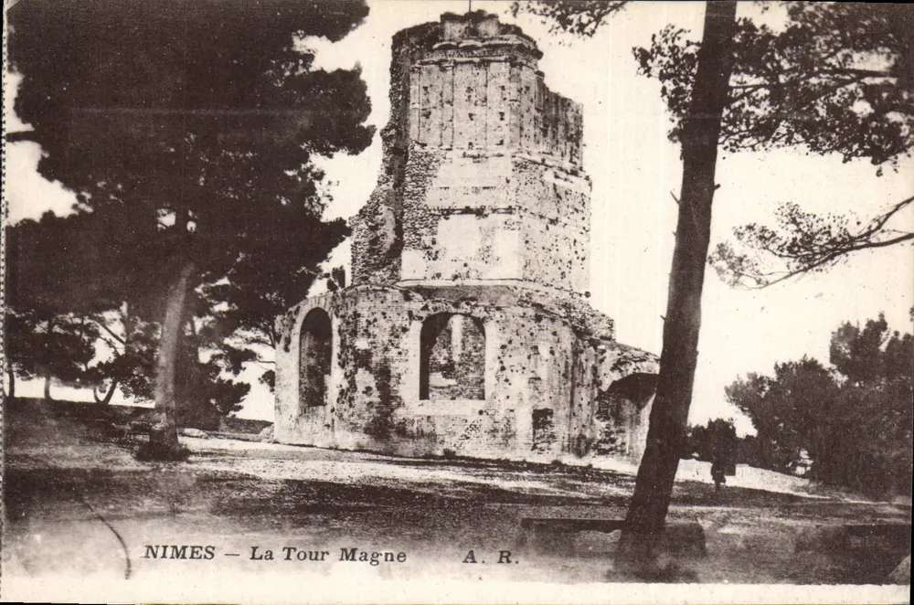 NIMES — A Torre Magne — A. R. - Frente