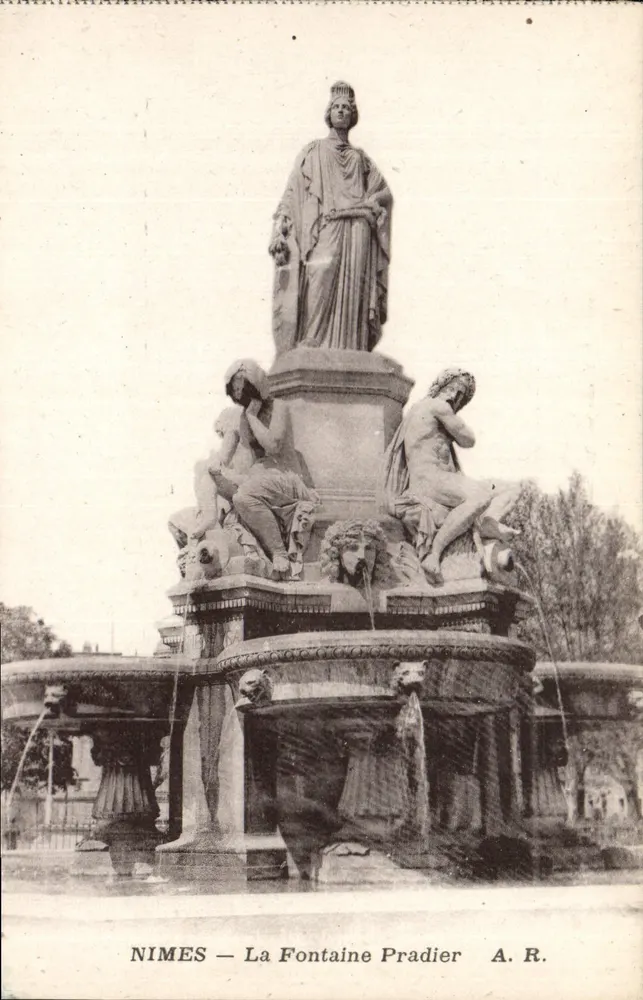 Nîmes — A Fonte Pradier — A.R. - Frente
