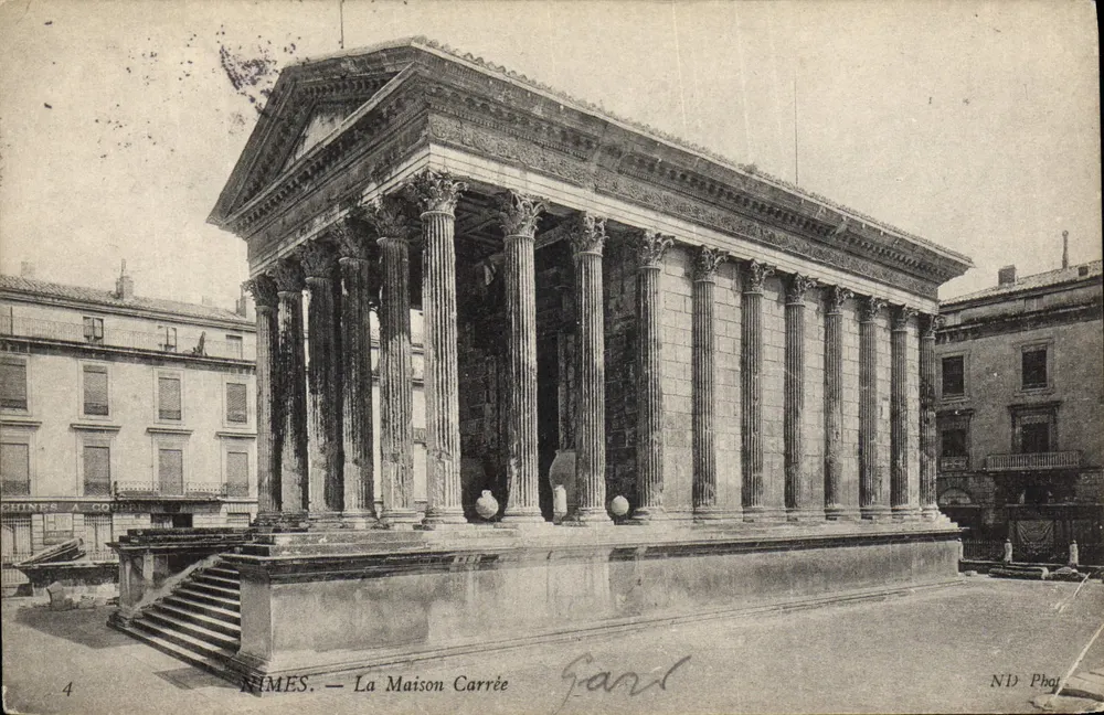 Nîmes — A Maison Carrée — ND Phot - Frente