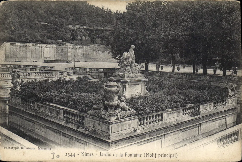 Nîmes - Jardin de la Fontaine (Hauptmotiv) — Phototypie E. Lacour Marseille, n° 2344 - Vorderseite