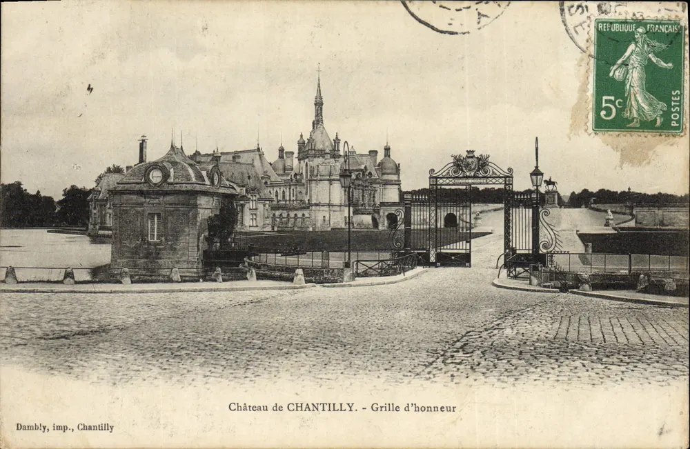 Castelo de CHANTILLY — Grade de honra — Dambly, imp., Chantilly - Frente