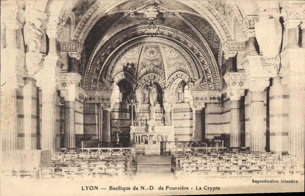 LYON — Basílica N.-D. de Fourvière — A Cripta - Frente