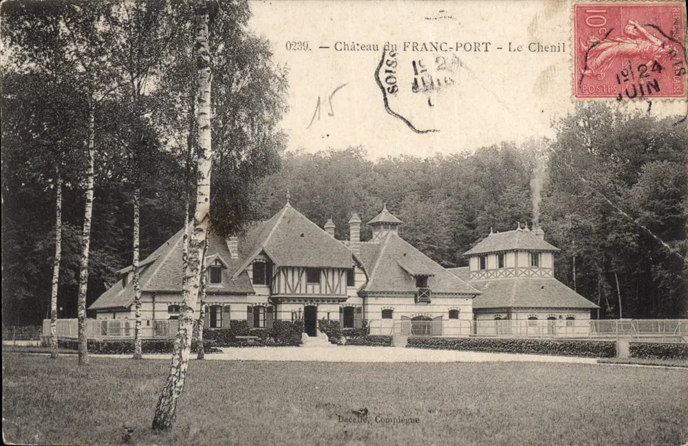 Kasteel van het Franc-Port — Het Houndenhuis — Decelle, Commiegne - Voorkant