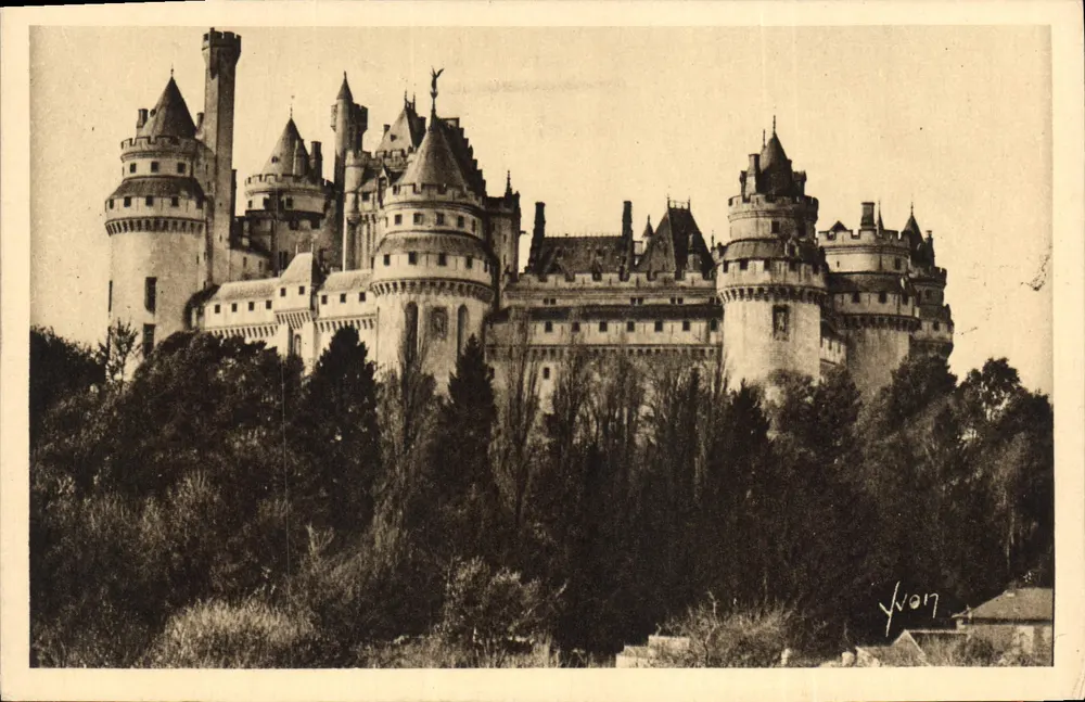 Schloss Pierrefonds — Ostseite — Éditions d'Art Yvon - Vorderseite