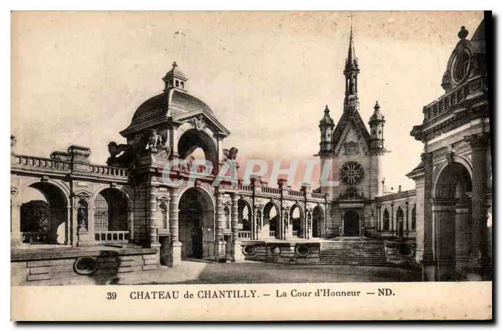 Castelo de Chantilly — A Cour de Honra — C. dos Artes Fotomecânicas Strasbourg-Schiltigheim - Frente