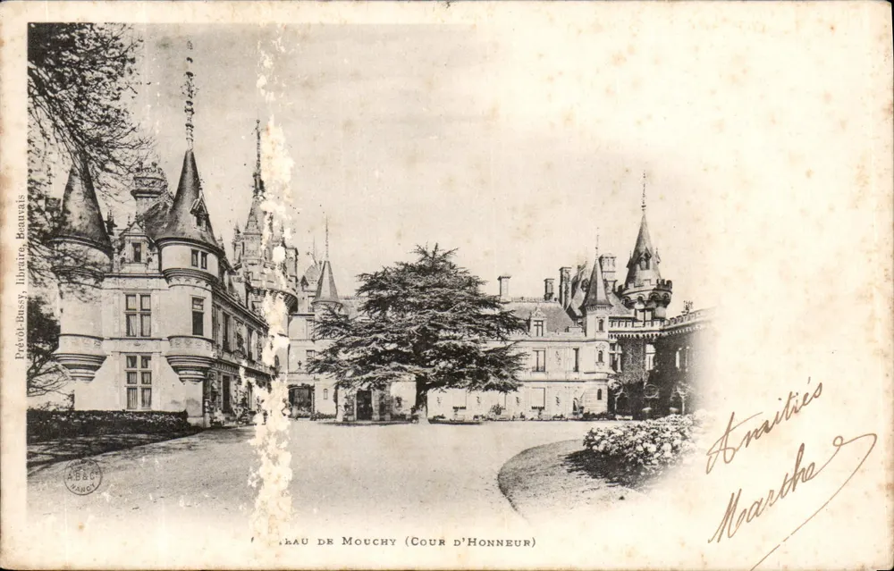 Castelo de Mouchy — Cour d'Honneur — Préot-Bassy, livreiro, Beauvais - Frente