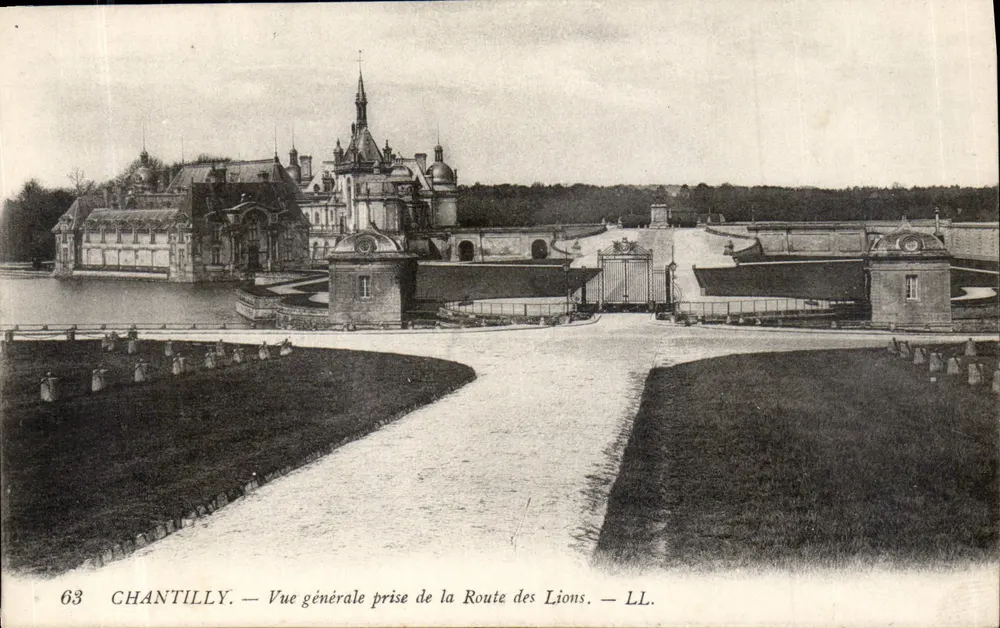 Chantilly — Allgemeiner Blick vom Route des Lions aus — LL - Vorderseite