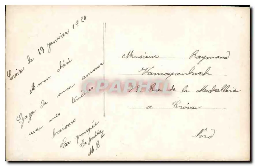 Jovem mulher em vestido com estampas — retrato de estúdio — V.L.P.M. Paris 554 - Verso