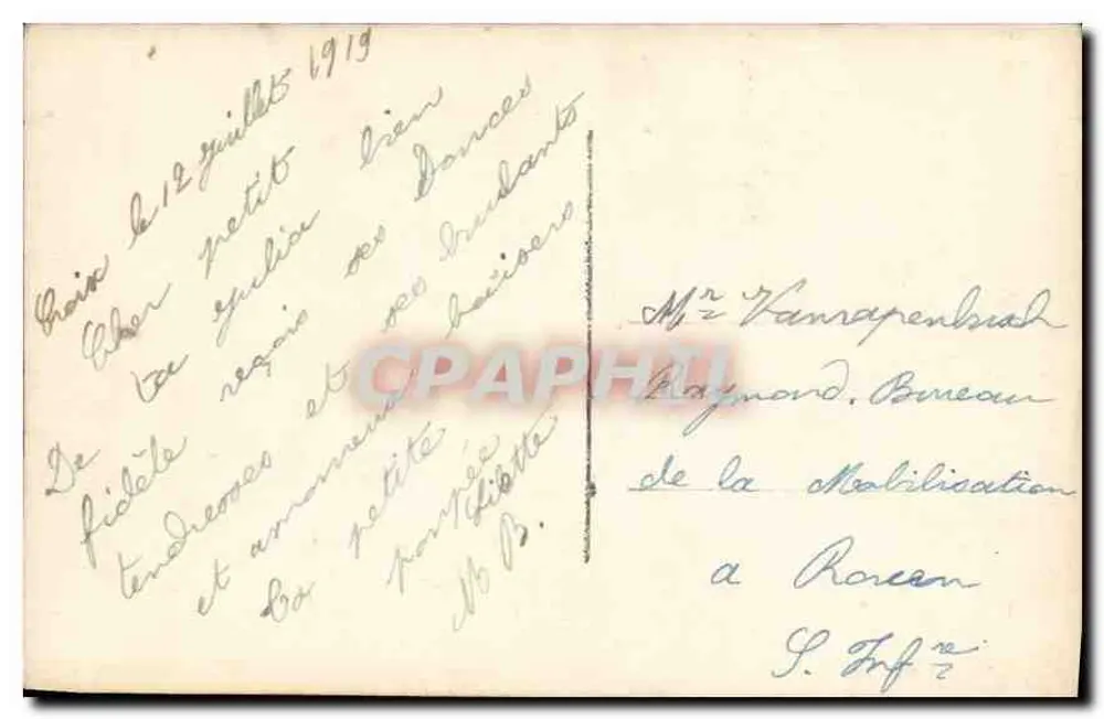Jovem mulher segurando flores — Carta postal colorida — Editor não identificável - Verso