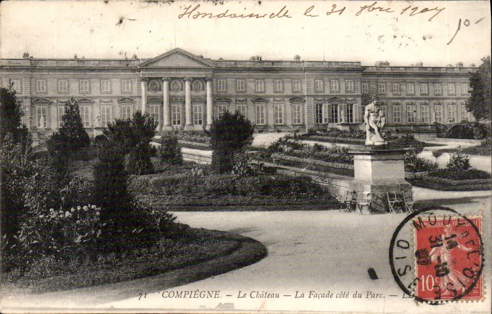 Compiègne — Le Château — La Façade côté du Parc — Éditeur : N. P. C. (n° 71) - Frente