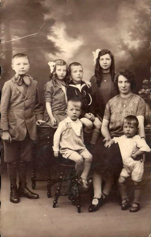 Familie mit Kindern — fotografisches Studio - Vorderseite