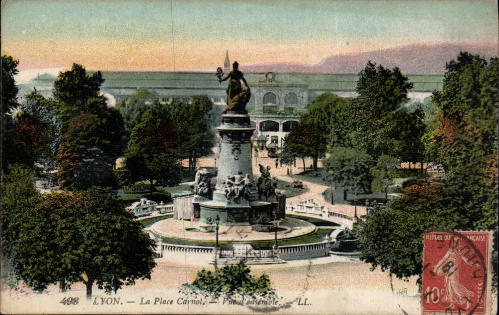LYON — A Praça Carnot — Vista geral — LL. — N° 498 - Frente