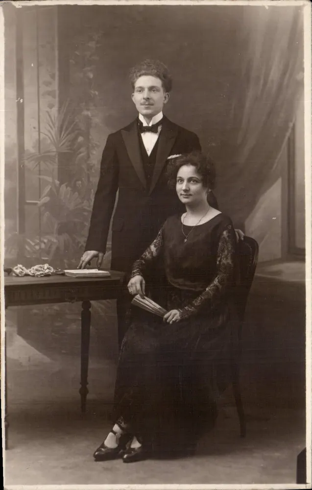 Porträt eines Paares — Photo GROYSILLIER, Paris XVe - Vorderseite