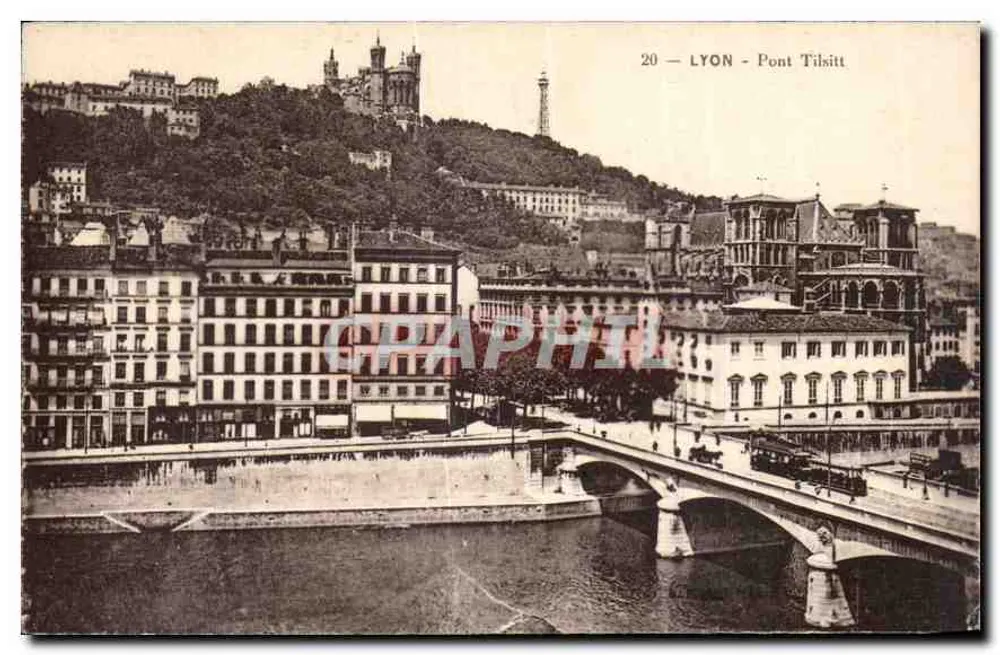 LYON - Pont Tilsitt — vista do ponte sobre o rio Ródano com a catedral e o Fourvière em segundo plano - Frente