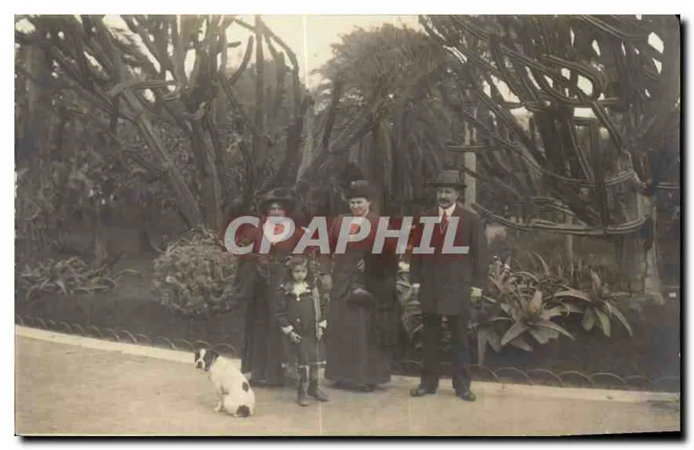 Familie und Hund — Botanischer Garten — Gessat, Monte-Carlo - Vorderseite