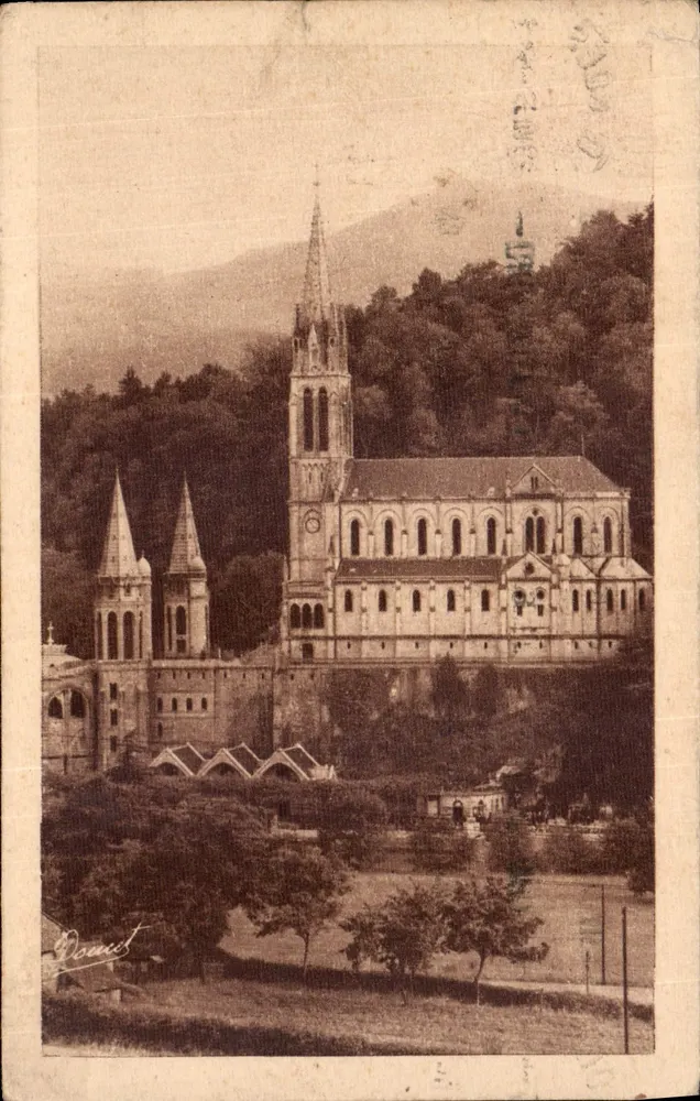 Lourdes — O Castelo-Porto e o Museu Pirenéu — Éd. P. Donust - Frente