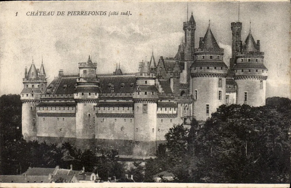 Castelo de Pierrefonds — lado sul — - Frente