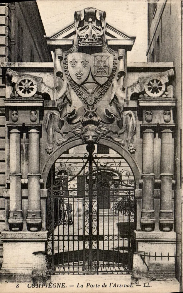 Compiègne — A Porta do Arsenal — LL. n°8 - Frente