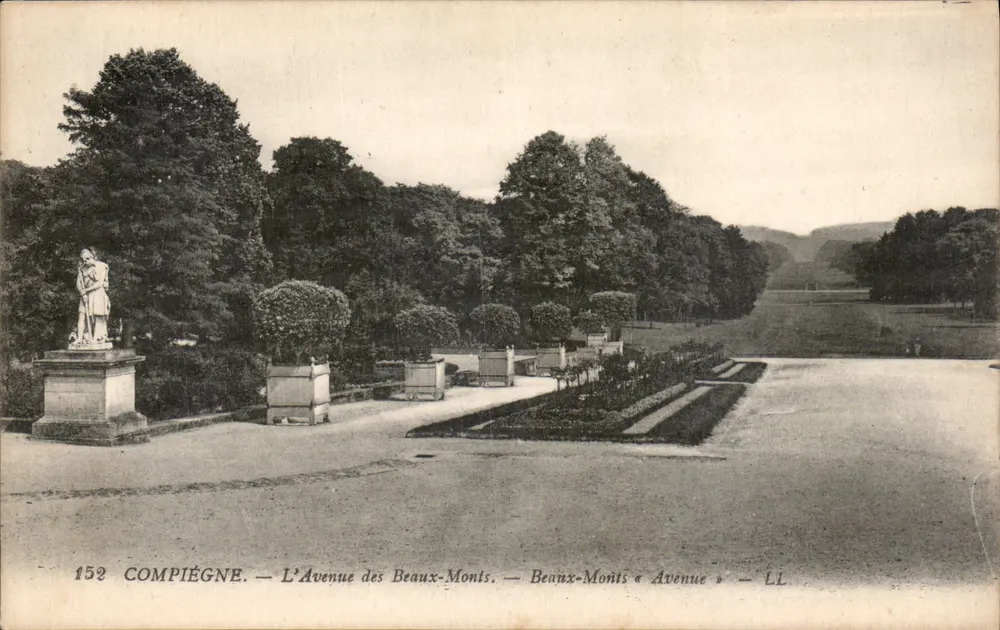 Compiègne — Avenida dos Montes Bonitos — LL - Frente