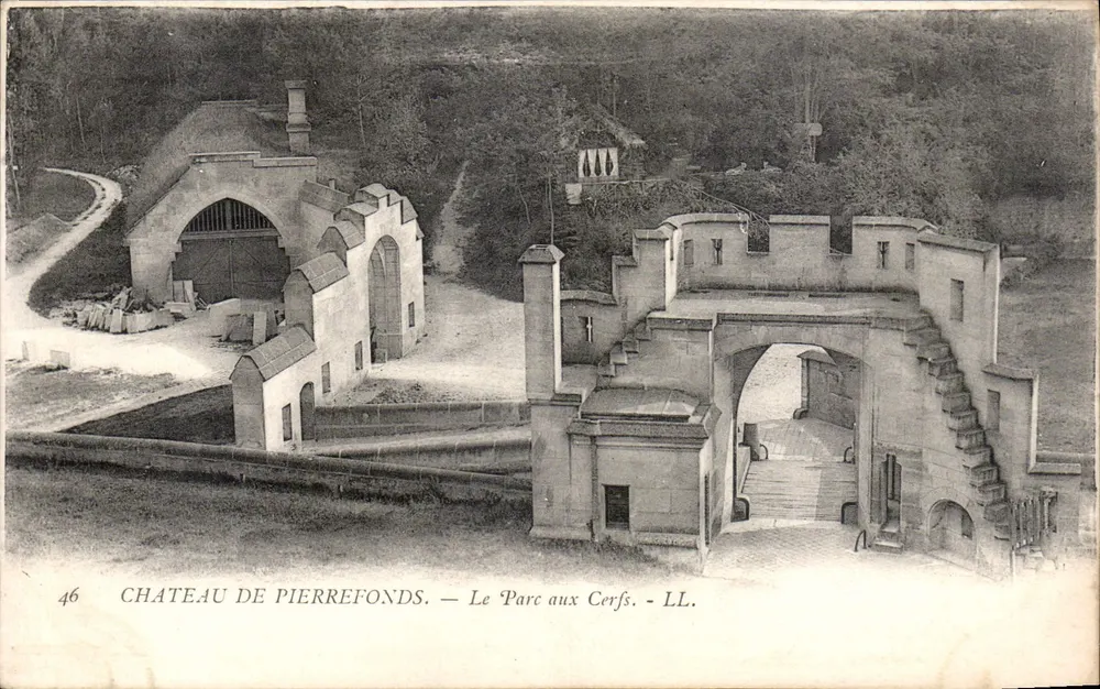 Castelo de Pierrefonds — O Parque dos Cervos — LL. - Frente